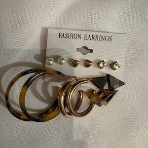 NWOT Gold Earrings
